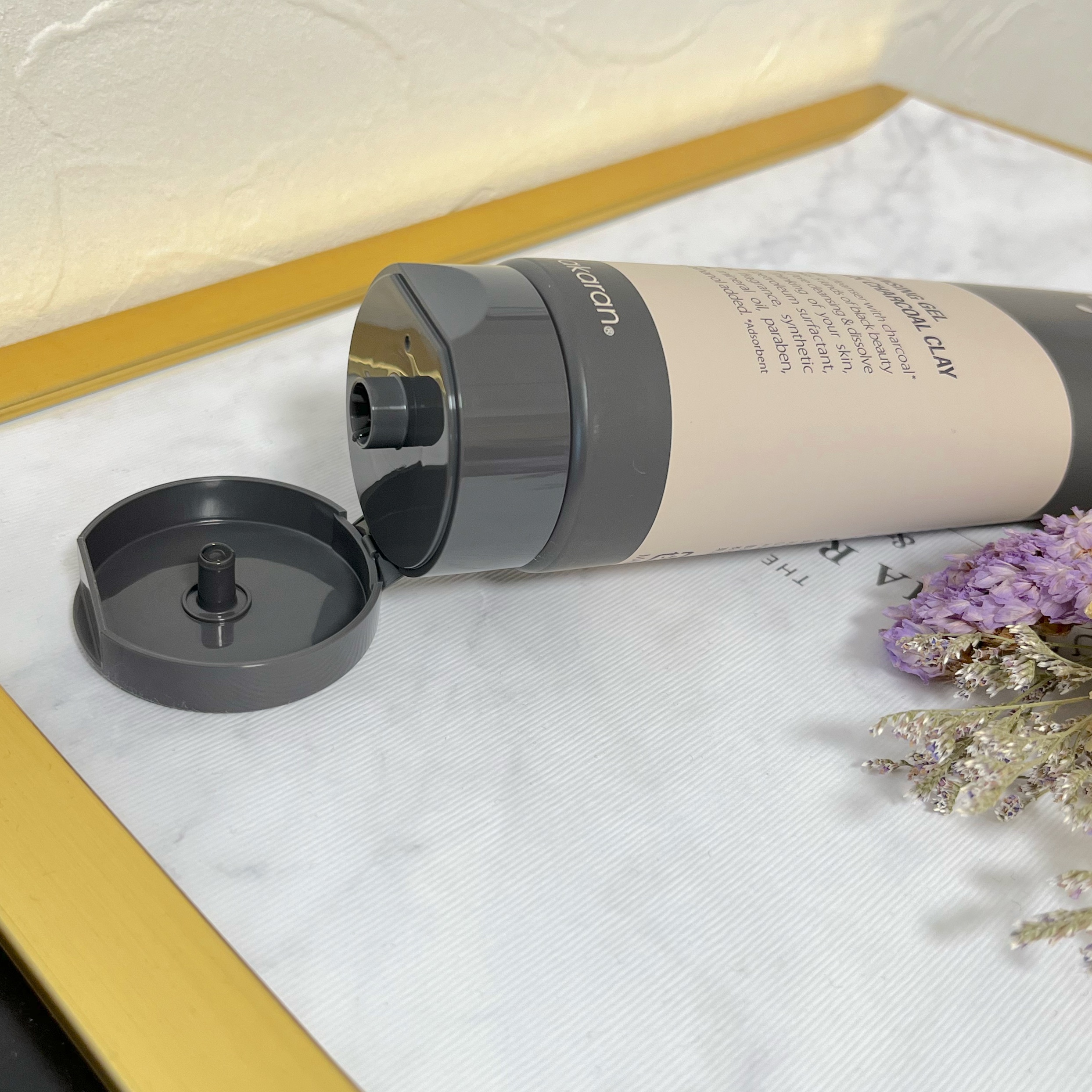 ブラックジェルクレンジング/.akaran/クレンジングジェルを使ったクチコミ（2枚目）