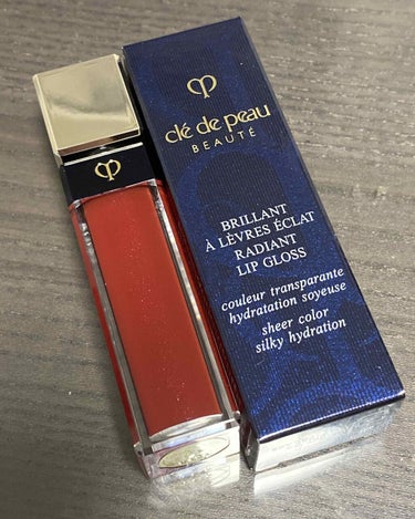 #コスメ購入品 


クレ・ド・ポー ボーテ
ブリアンアレーブルエクラ
8 ファイアールビー
（4,400円）

本当に可愛い色味でした。
パッケージほど赤い訳ではないので
使用しやすく、
シーンもあま