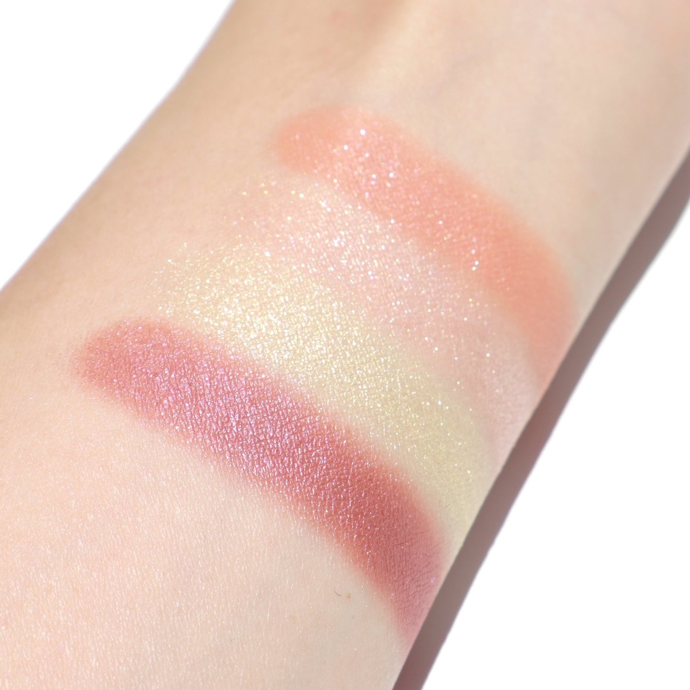 エスト ノーブル ブライト アイシャドウ/est/パウダーアイシャドウを使ったクチコミ(3枚目)