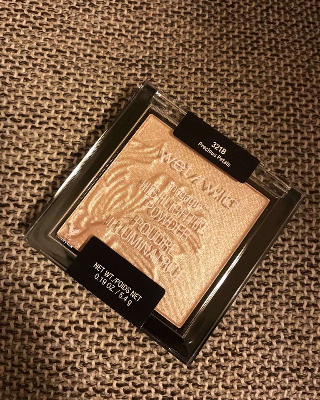 wet 'n' wild MegaGlo Highlighting Powderのクチコミ「
YouTuberさんが紹介してたハイライトをAmazonで購入
到着するまで2週間以上かかり.....」（1枚目）