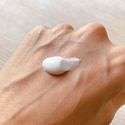 エルバブランシュ ハンドクリーム/L'OCCITANE/ハンドクリームを使ったクチコミ(3枚目)