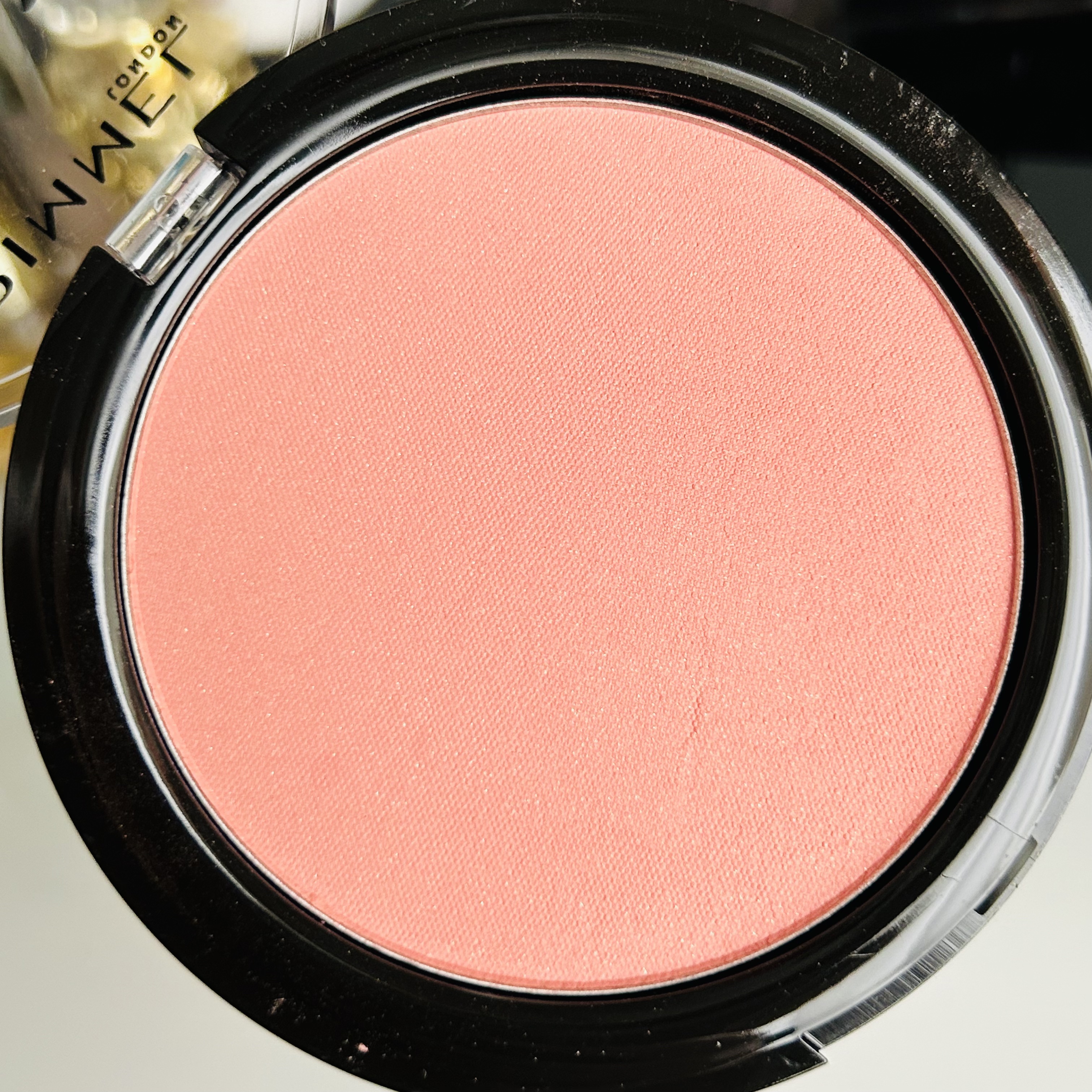 マキシブラッシュ 001 /リンメル ロンドン/パウダーチークを使ったクチコミ（3枚目）