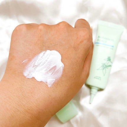 つやつやトーンアップUV/ボタニカルフォース/化粧下地を使ったクチコミ(4枚目)