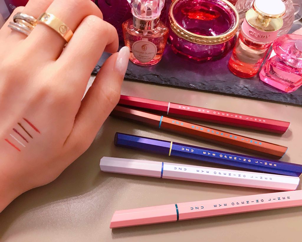 EYE OPENING LINER/UZU BY FLOWFUSHI/リキッドアイライナーを使ったクチコミ(1枚目)