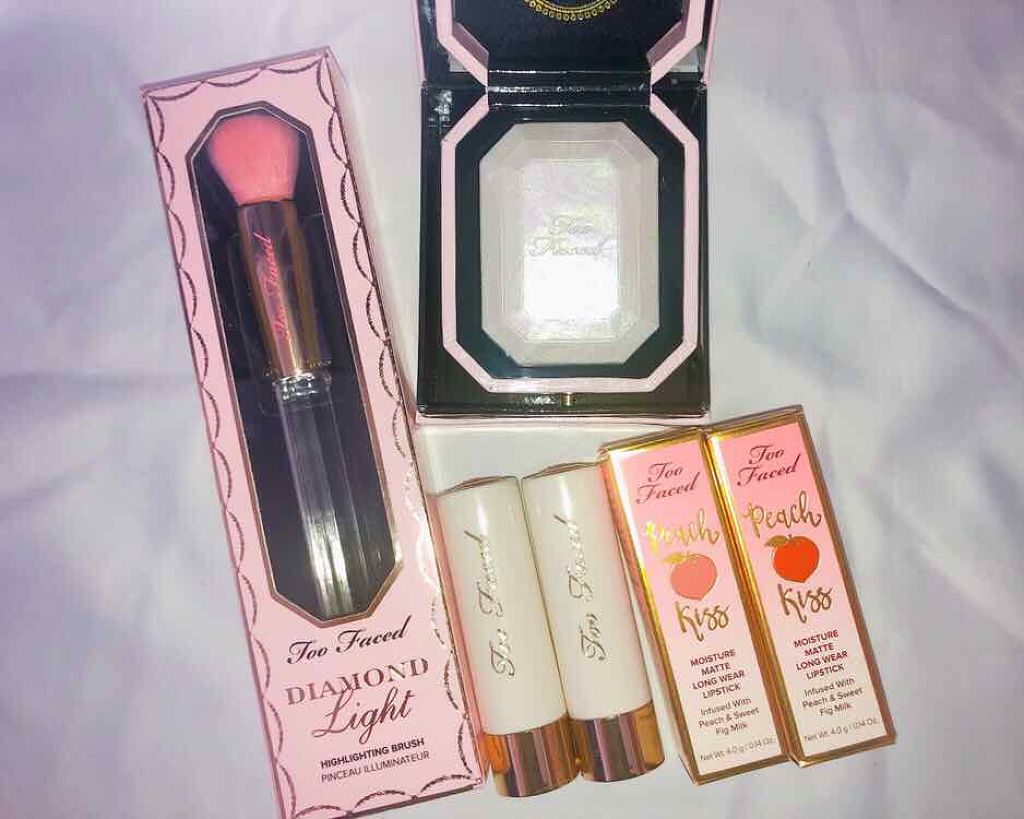 ダイヤモンドライト ハイライター ブラシ/Too Faced/メイクブラシを使ったクチコミ（1枚目）