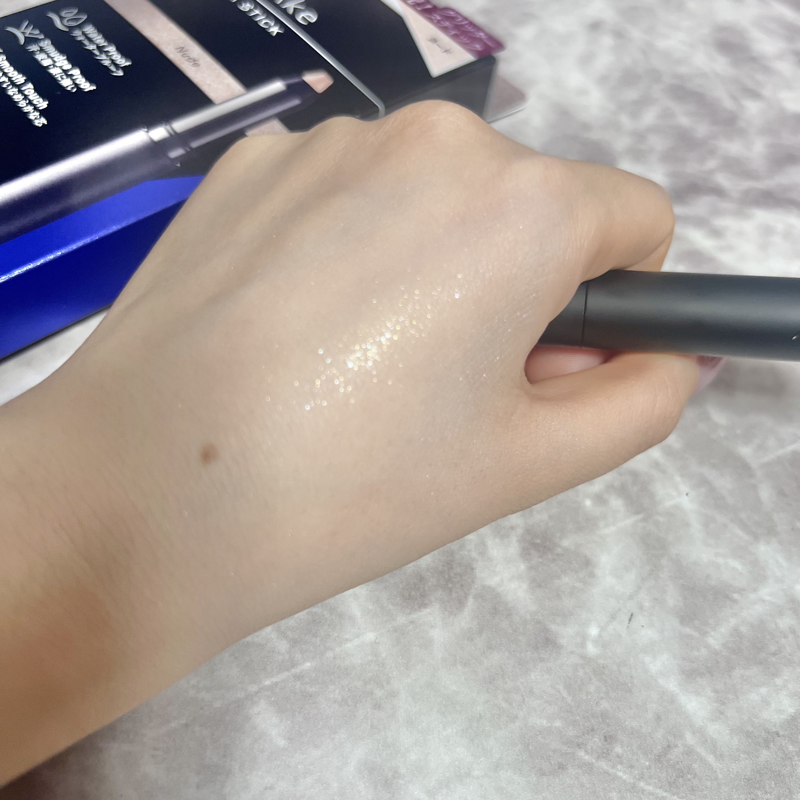 エーメイク グリッタースティック/A/mAke/グリッターを使ったクチコミ（3枚目）