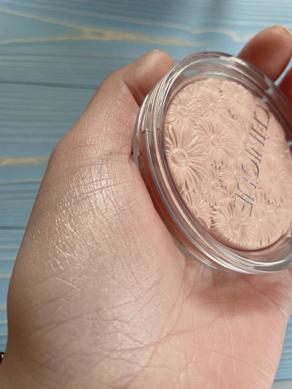 ボーム エサンシエル/CHANEL/スティックハイライトを使ったクチコミ(4枚目)