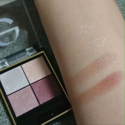 リアルクローズシャドウ/excel/アイシャドウパレットを使ったクチコミ(2枚目)