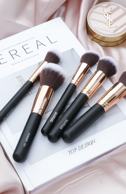 貴族のゴールド メイクブラシ11本セット 化粧ポーチ付き ゴールド×ブラック/SIXPLUS/メイクブラシを使ったクチコミ(1枚目)