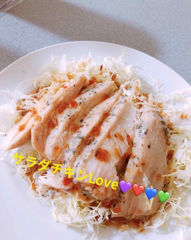 ダイエット💜❤💙💚
朝➡️白湯、ミニオレオ6粒
昼➡️鶏団子いり野菜スープ、カレーライス
夜➡️セブンのサラダチキンと、キャベツサラダ
仕事が遅番の日はこの時間の帰りだから、
今から作るのは面倒臭いって