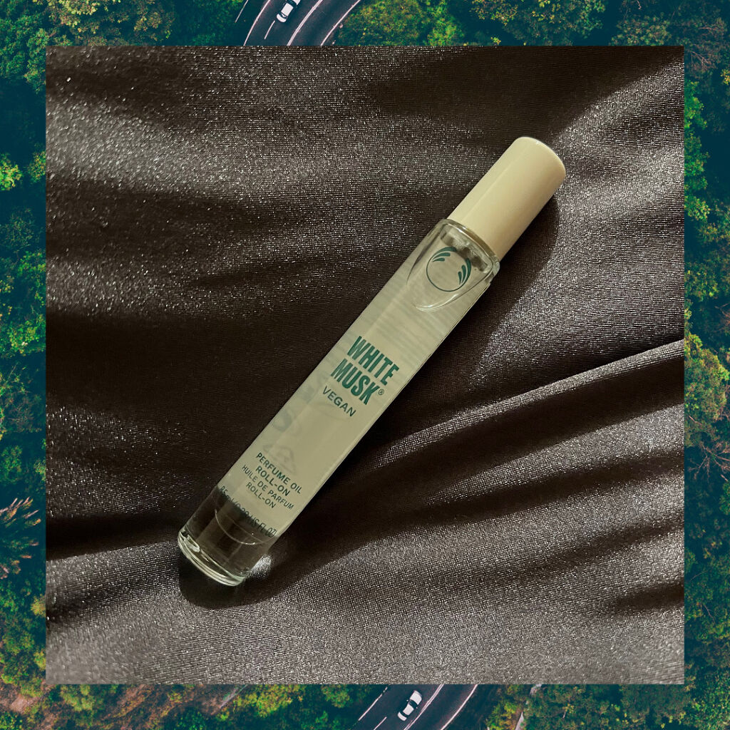 ホワイトムスク パフュームオイル ロールオン/THE BODY SHOP/香水を使ったクチコミ（2枚目）