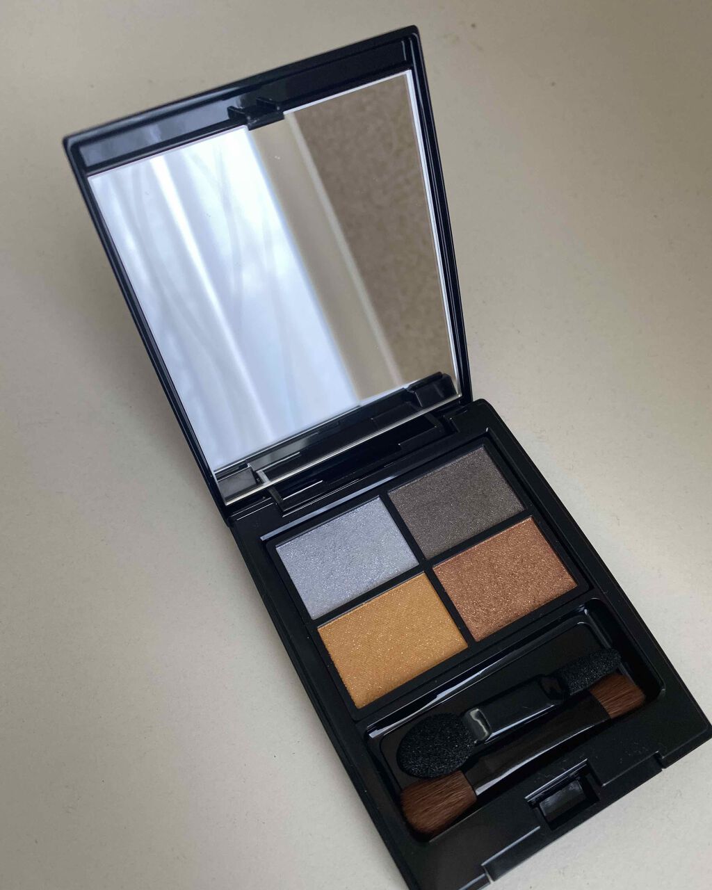 ミネラルクラッシィシャドー/エトヴォス/アイシャドウパレットを使ったクチコミ（1枚目）