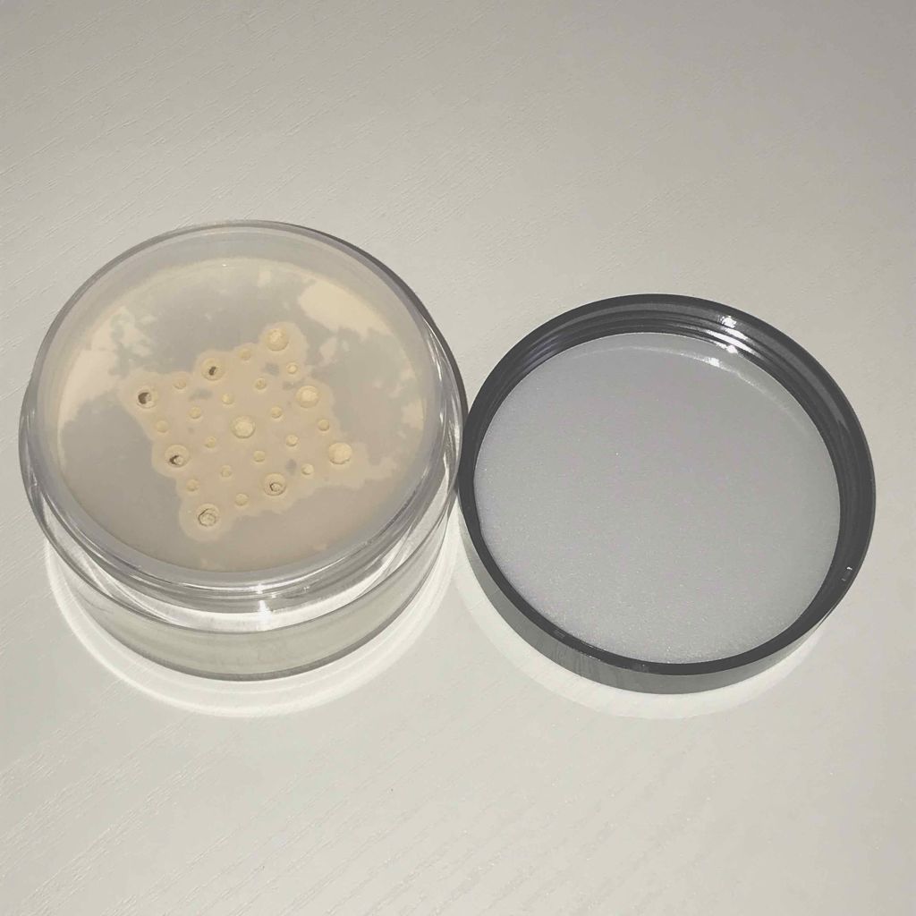 フィニッシングパウダー 766	オークル02/チャコット・コスメティクス/ルースパウダーを使ったクチコミ（3枚目）