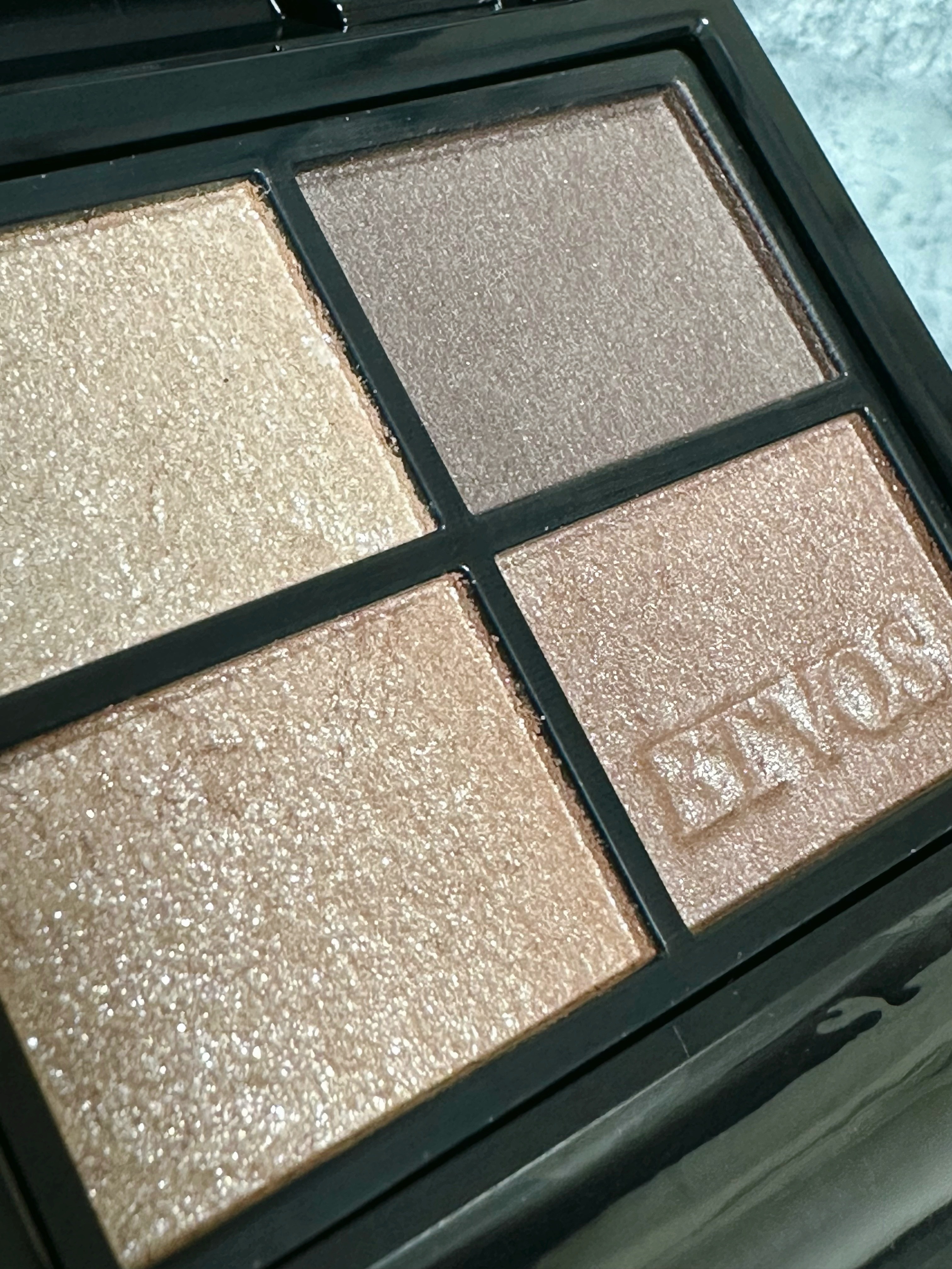 ミネラルクラッシィシャドー/エトヴォス/アイシャドウパレットを使ったクチコミ（2枚目）