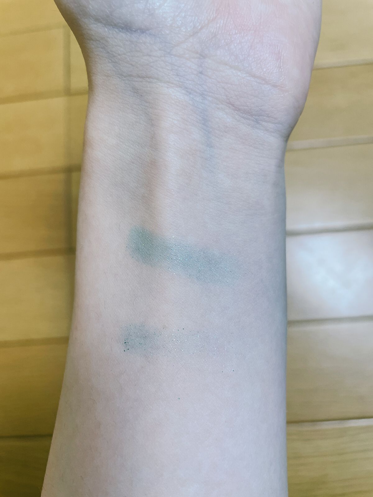 ワンダー キューブ アイシャドウ パール P013 ピーコック キューブ/リンメル ロンドン/単色アイシャドウを使ったクチコミ（1枚目）