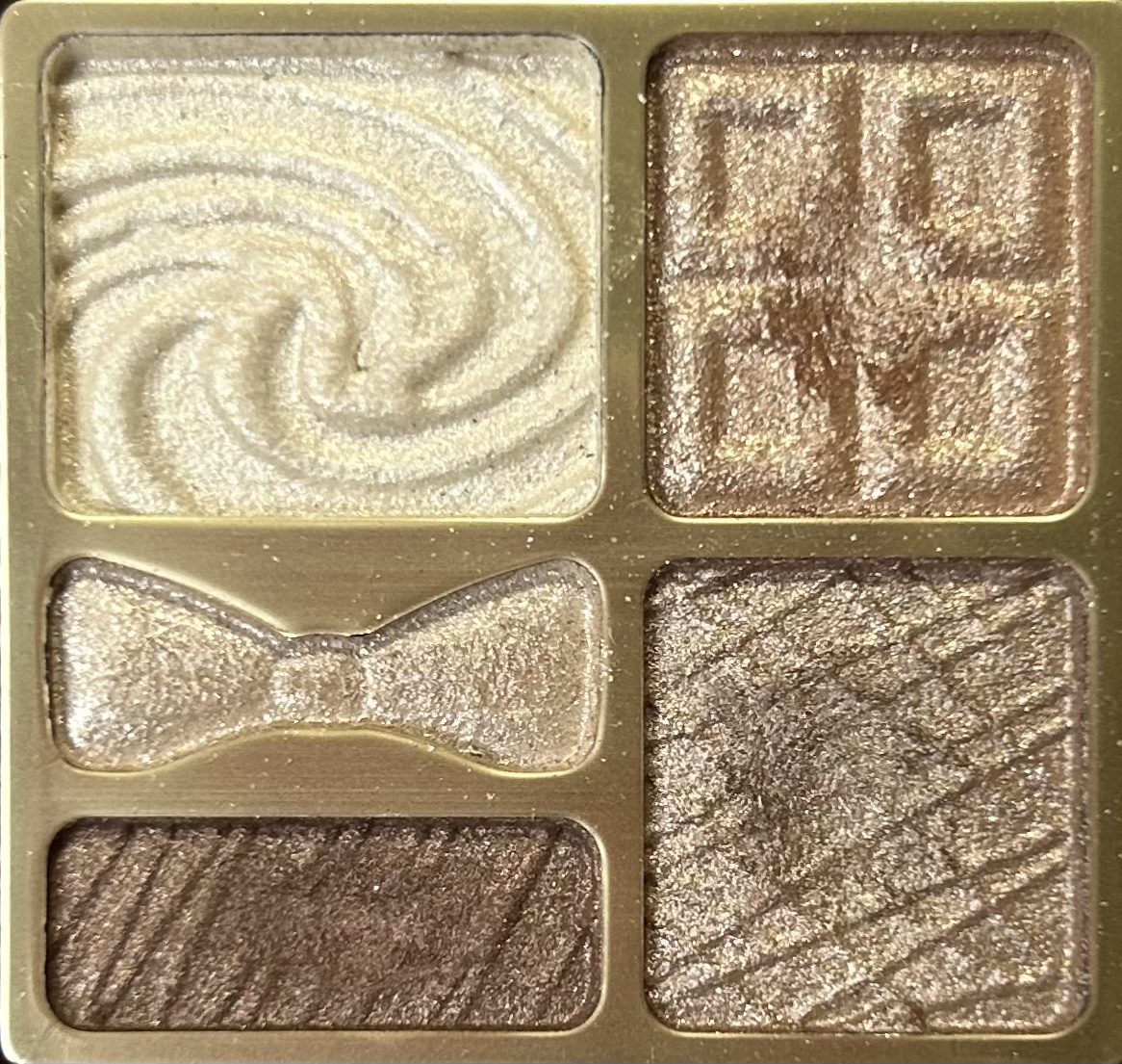 プレミアムガトーシャドウ 01 ショコラムース/スウィーツ スウィーツ/アイシャドウパレットを使ったクチコミ（2枚目）