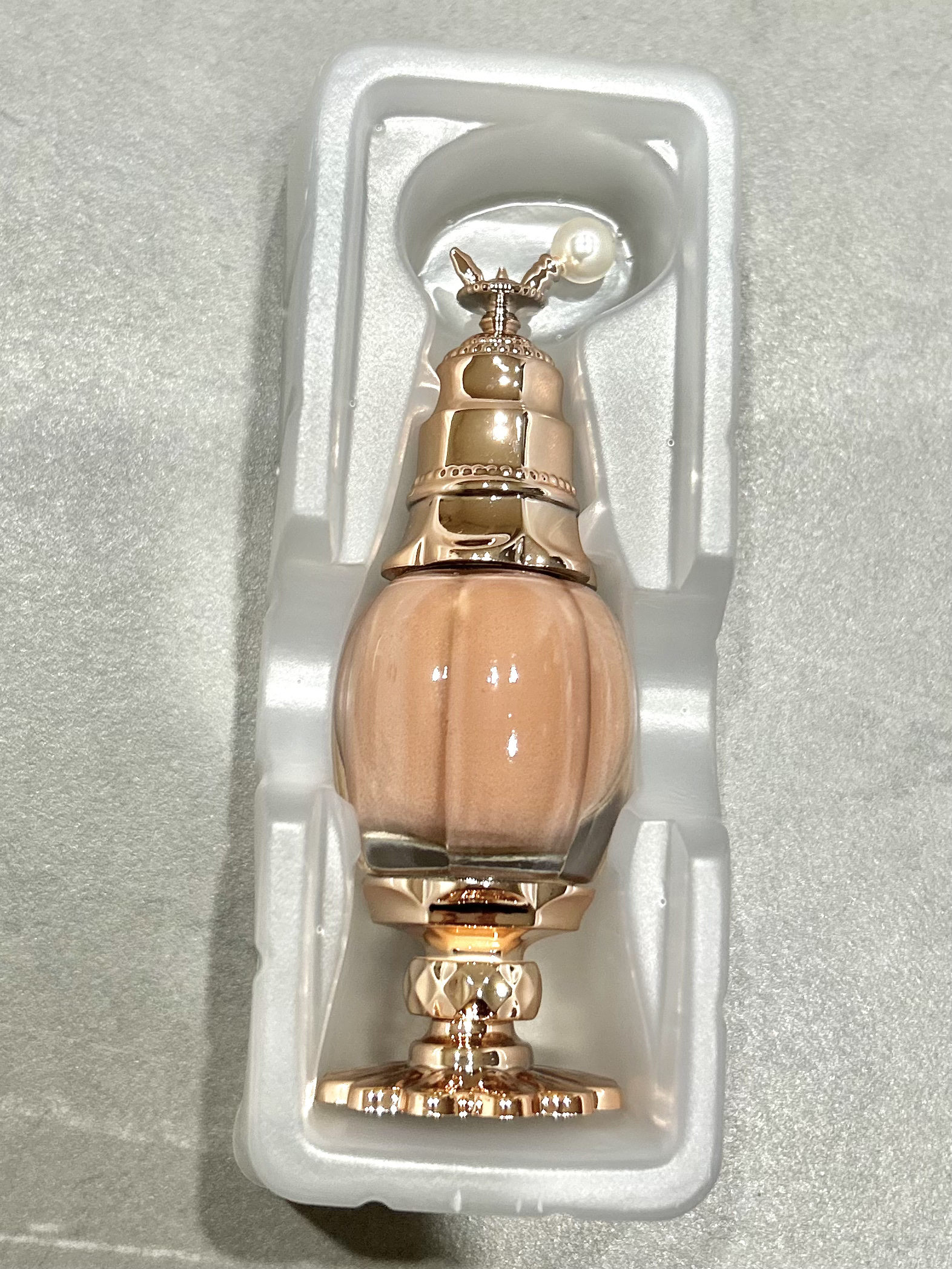 女王のカメオネイルカラー/COLORROSE/マニキュアを使ったクチコミ（3枚目）