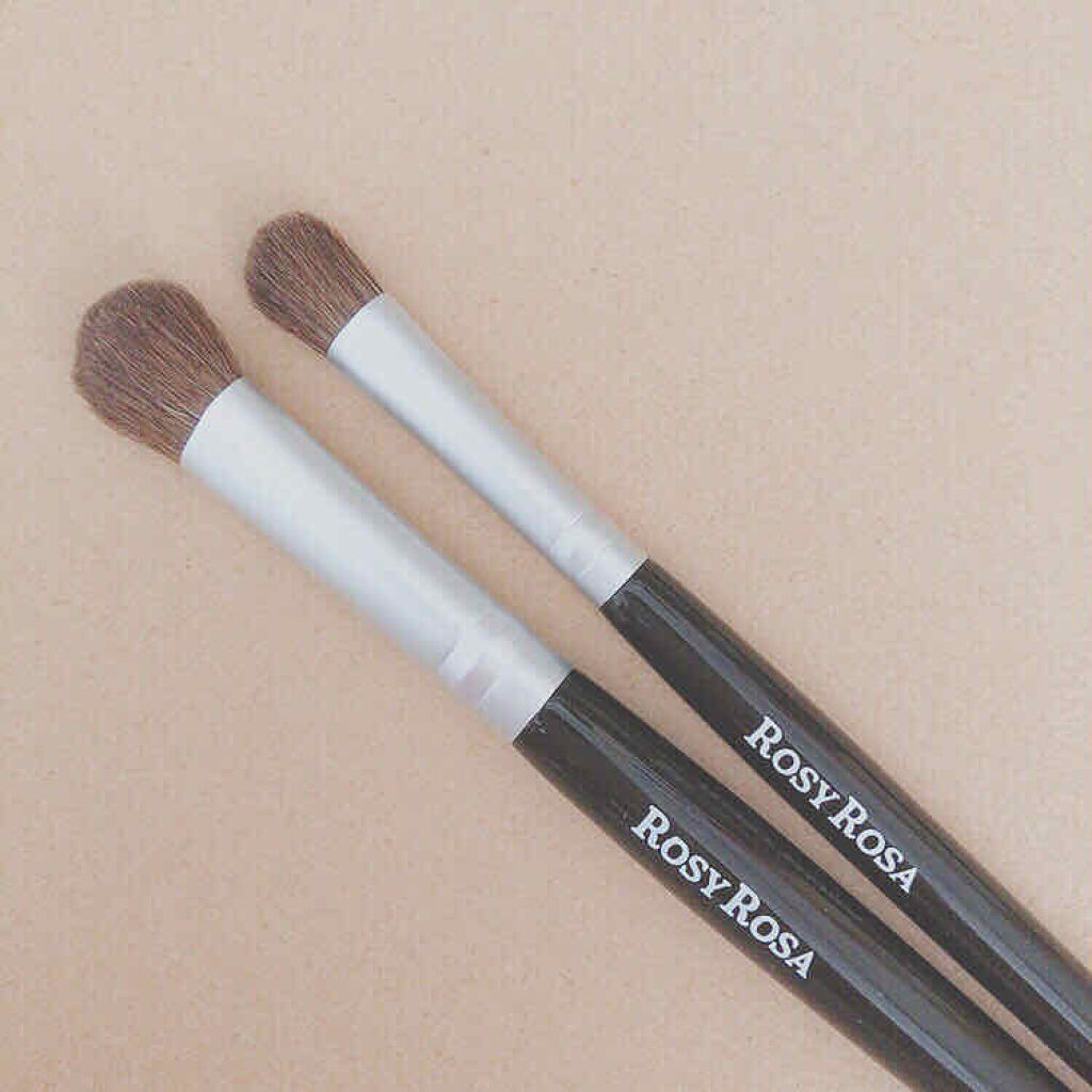 【記録用】

ロージーローサ
アイシャドウブラシセット




天然毛100%でふわふわ！

チクチクもしませんでした😄

大小2本のブラシがセットになっているので、初めてアイシャドウブラシを買う人におすすめします！

