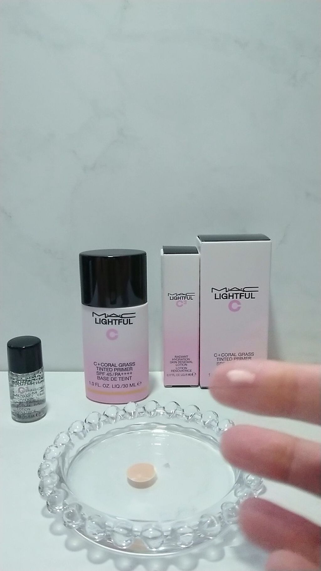 ライトフル Ｃ＋ティンティッド プライマーSPF45(PA++++)/M・A・C/化粧下地を使ったクチコミ（3枚目）