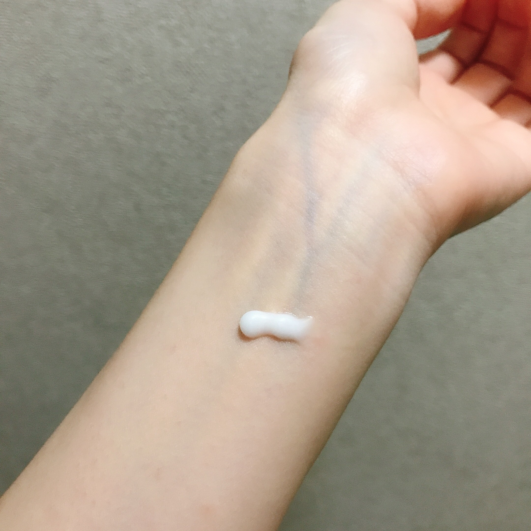 エッセンシャル リアル アイクリーム フォーフェイス/AHC/アイケア・アイクリームを使ったクチコミ（3枚目）