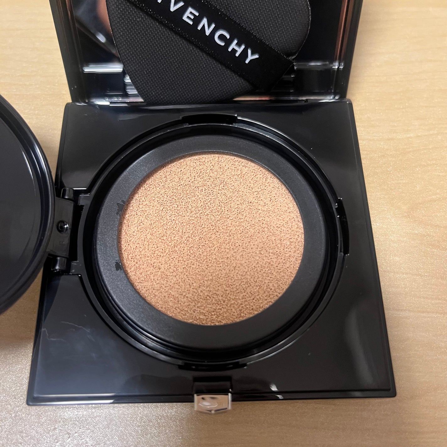 プリズム・リーブル・スキンケアリング・グロウ・クッション/GIVENCHY/クッションファンデーションを使ったクチコミ(1枚目)