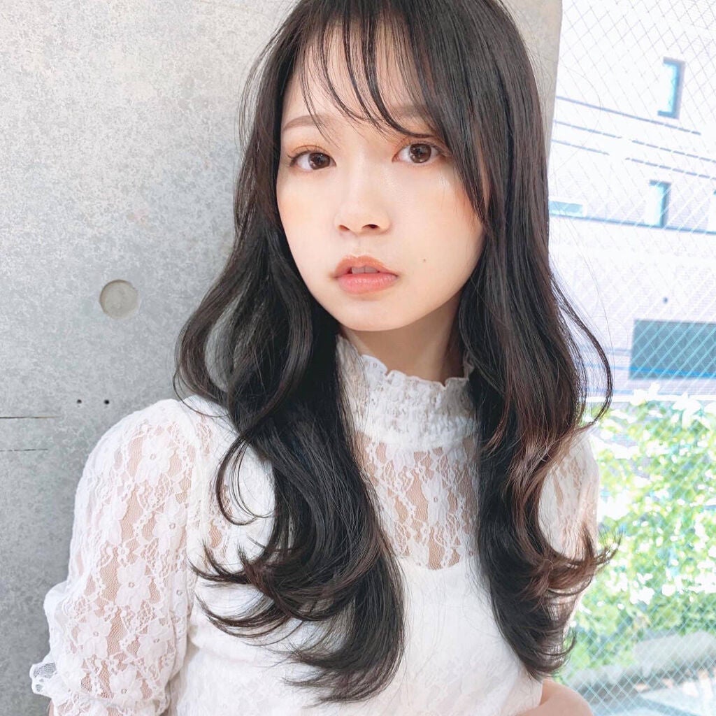 黒系ヘアカラーは透明感が魅力♡おすすめ市販カラー剤や黒染めしないで黒くする方法を紹介のサムネイル