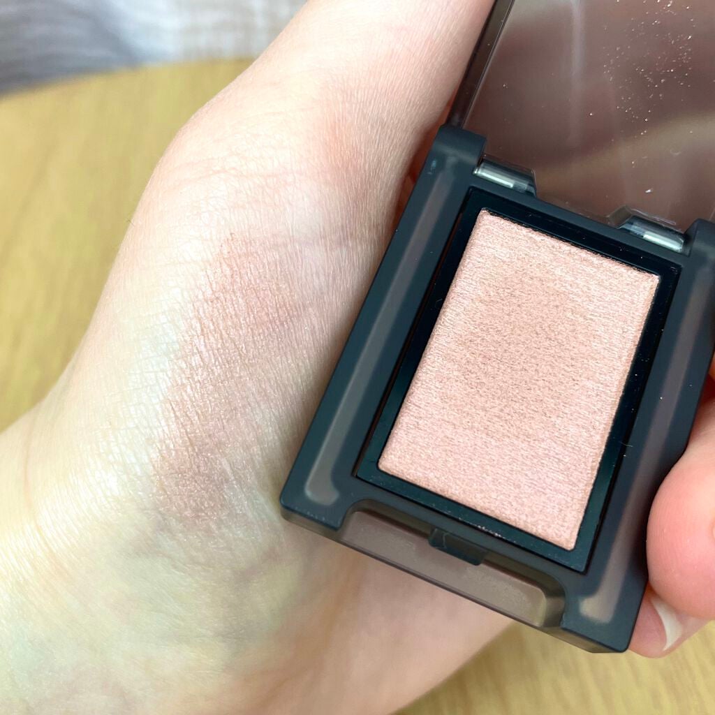 セルヴォーク ヴォランタリー アイズ/Celvoke/単色アイシャドウを使ったクチコミ(2枚目)