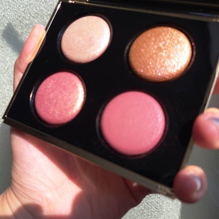 リュクス アイシャドウ クォード グロウ ウィズ ラブ コレクション/BOBBI BROWN/アイシャドウパレットを使ったクチコミ(4枚目)