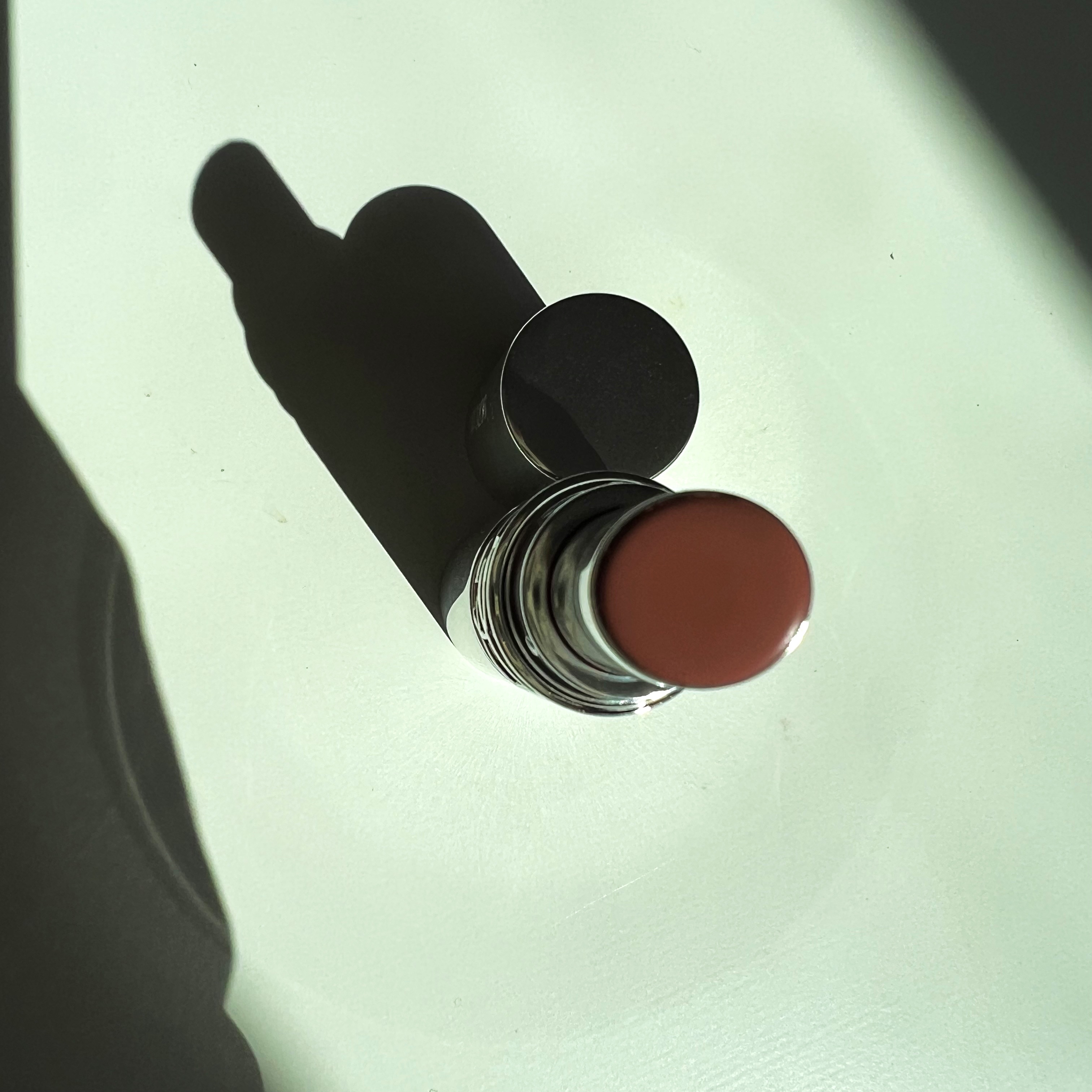 YSL ラブシャイン キャンディグレーズ No.15 ショーケーシング ヌード/YVES SAINT LAURENT BEAUTE/口紅を使ったクチコミ（2枚目）