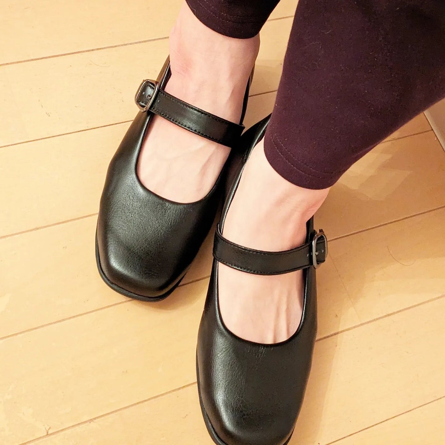 真紅 on LIPS 「パンジー様のオフィスパンプスブラックをお試しさせて頂きました。..」(9枚目)