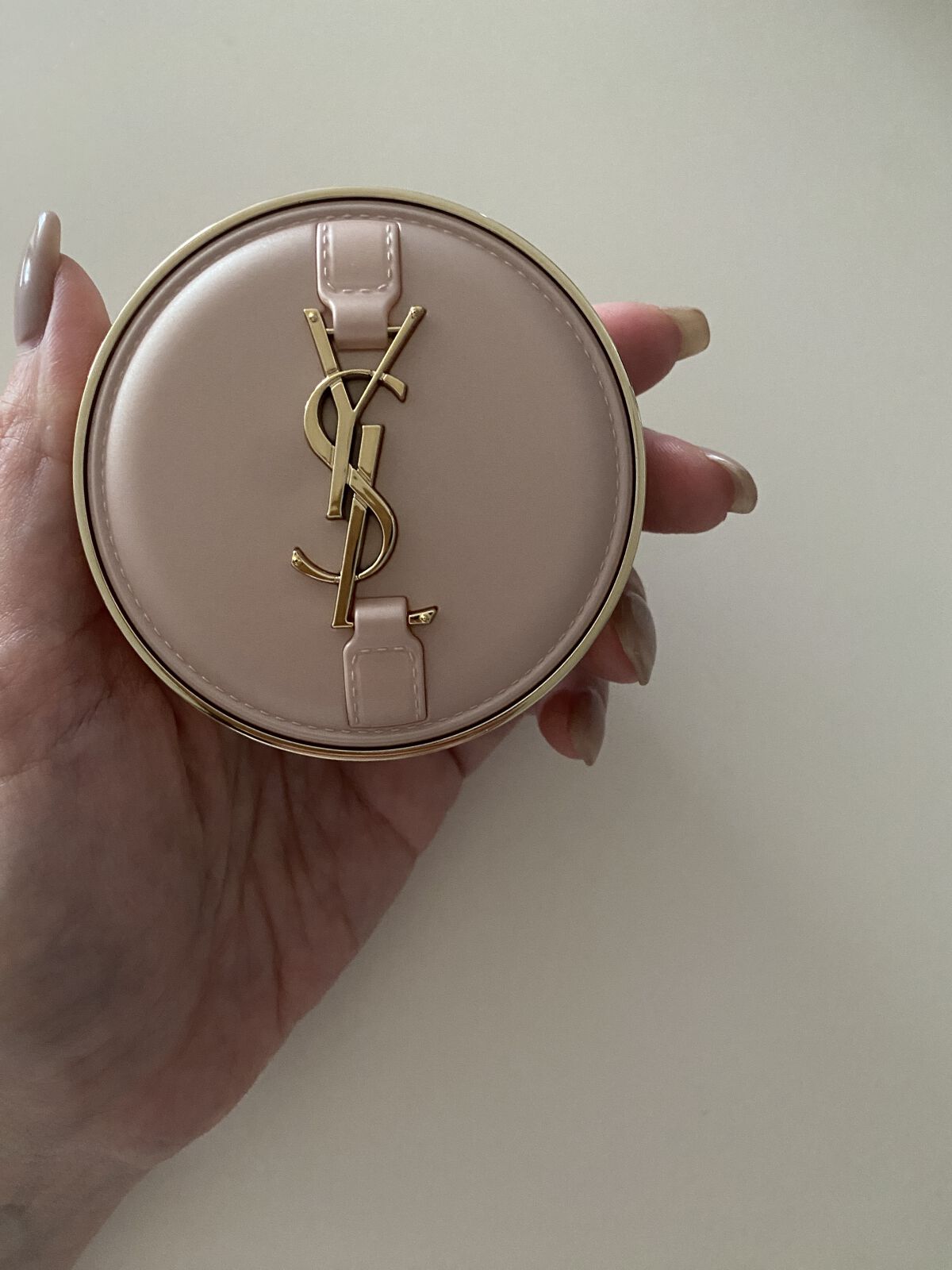 ラディアント タッチ グロウパクト/YVES SAINT LAURENT BEAUTE/クッションファンデーションを使ったクチコミ（1枚目）