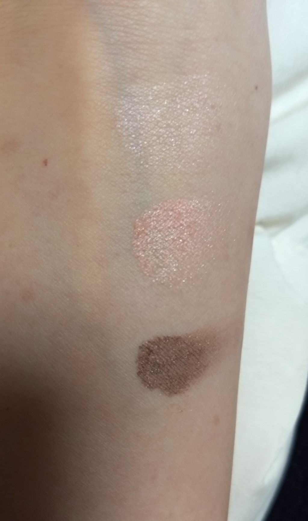 グラデカラーアイシャドウ/media/アイシャドウパレットを使ったクチコミ(3枚目)