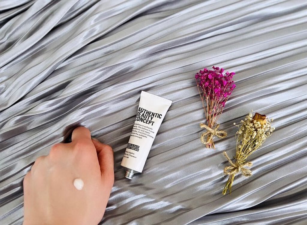 ハンド&ヘア ライトセラム/AUTHENTIC BEAUTY CONCEPT/ハンドクリームを使ったクチコミ(1枚目)