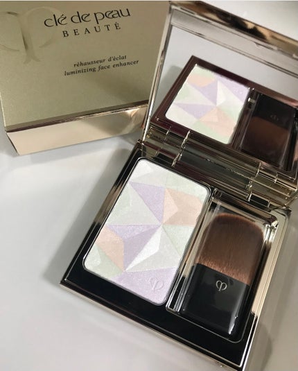 クレ・ド・ポー ボーテ レオスールデクラ/クレ・ド・ポー ボーテ/パウダーハイライトを使ったクチコミ(4枚目)