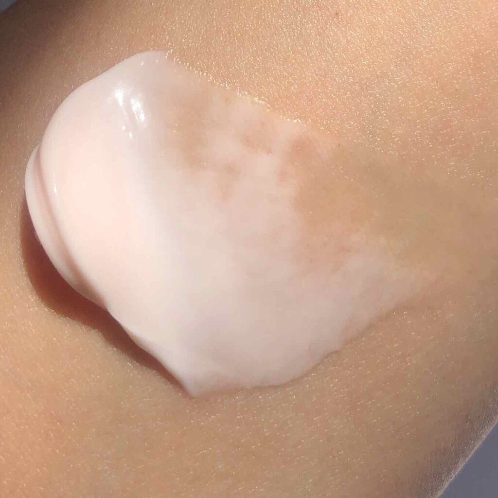 ジャパニーズチェリーブロッサム ストロベリーキス ボディクリーム/THE BODY SHOP/ボディクリームを使ったクチコミ(4枚目)