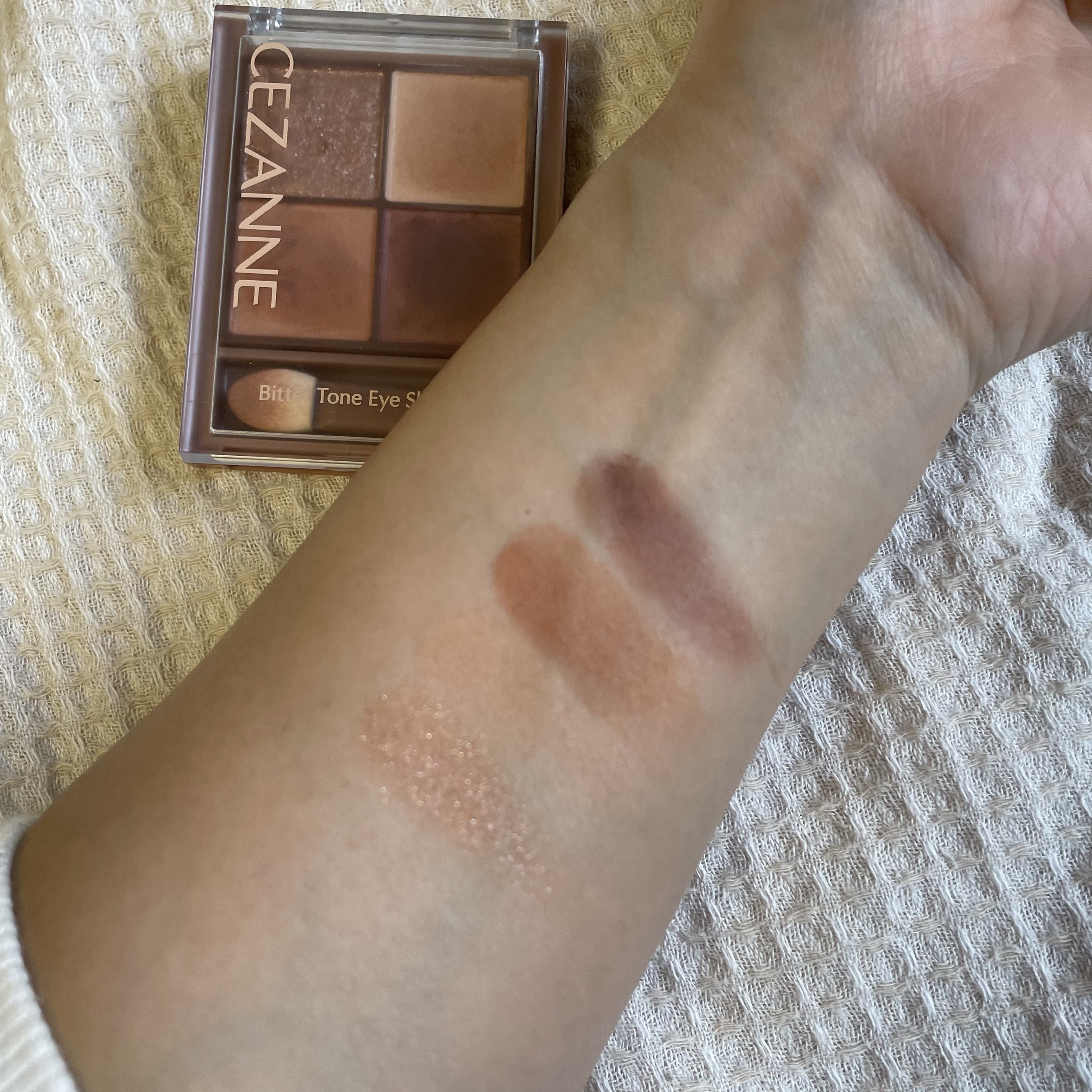 ビタートーンアイシャドウ/CEZANNE/パウダーアイシャドウを使ったクチコミ（2枚目）