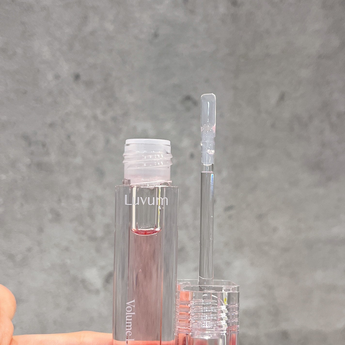 ラビューム ボリュームリップセラム/Luvum/リップグロスを使ったクチコミ(4枚目)