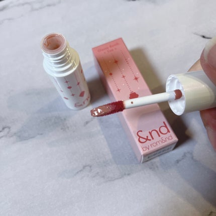 アンドバイロムアンド グラッシーボムティント HL03 モモグレープ(数量限定)/&nd by rom&nd/リップティントを使ったクチコミ(2枚目)