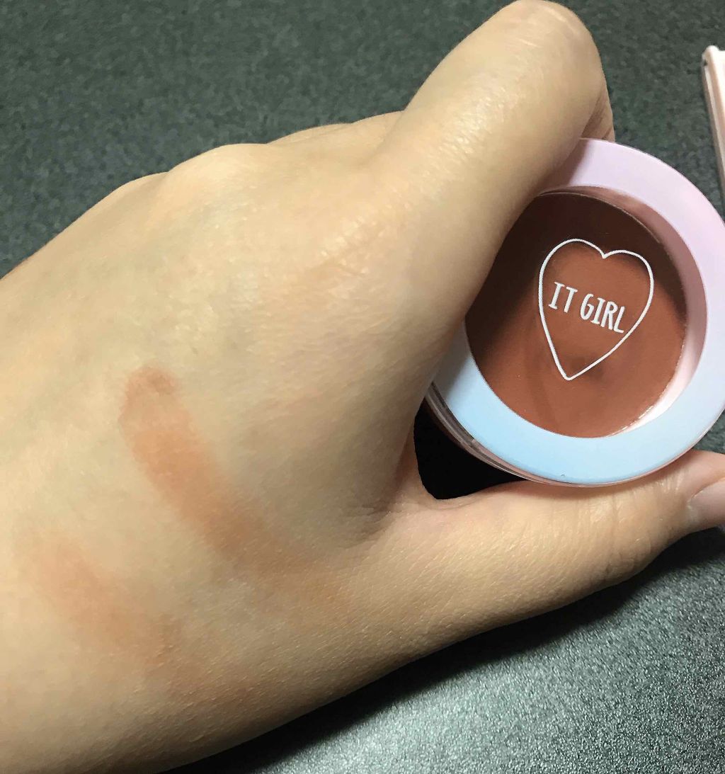 パウダーアイシャドウ ブルーミングキティ/DAISO/アイシャドウパレットを使ったクチコミ(3枚目)