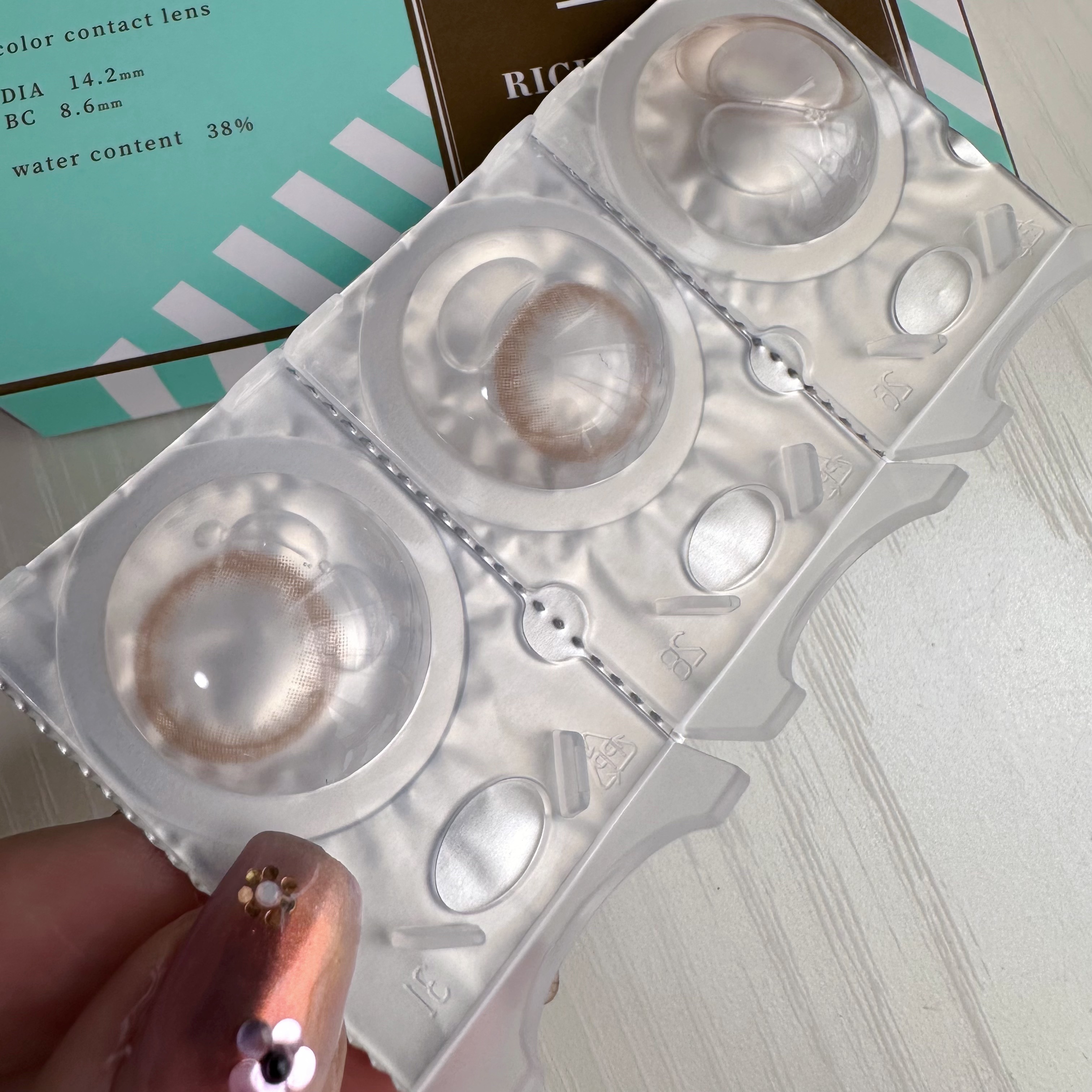 リッチスタンダード2WEEKシリーズ/RICH STANDARD/２週間（２WEEKS）カラコンを使ったクチコミ（2枚目）
