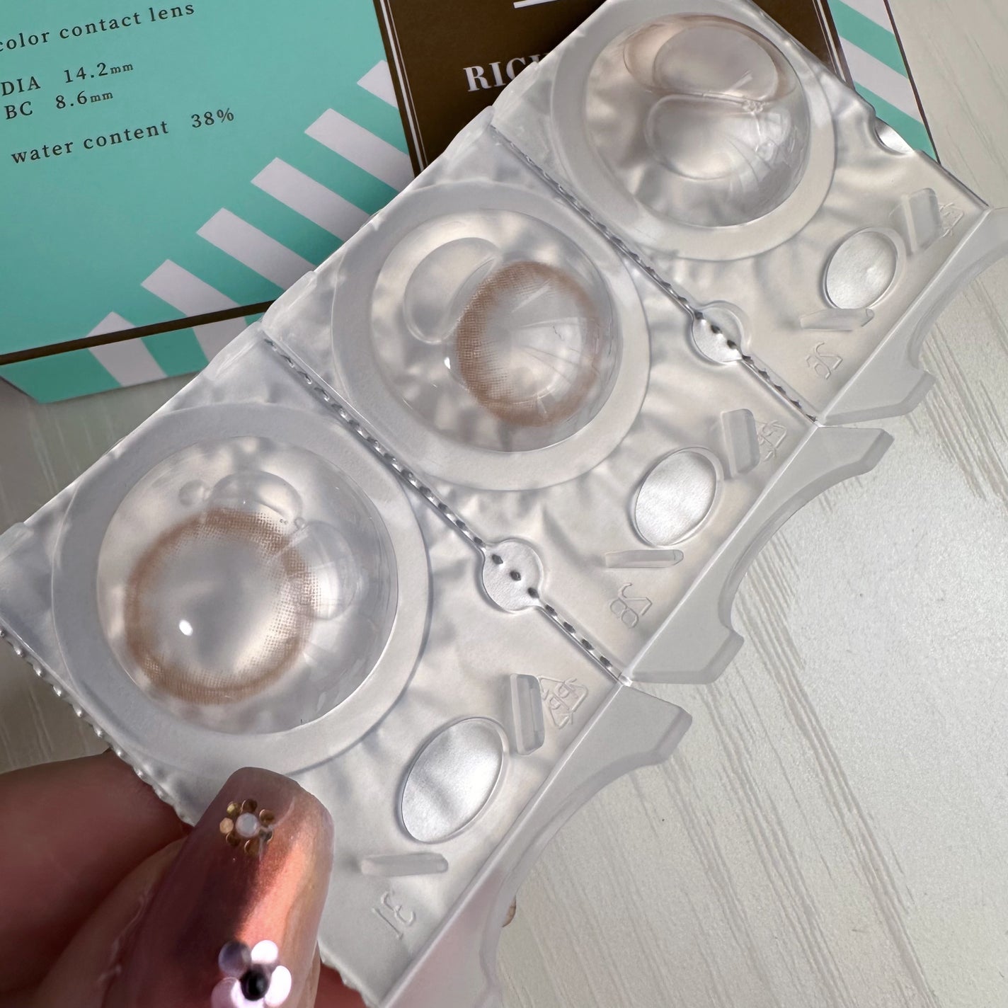 リッチスタンダード2WEEKシリーズ/RICH STANDARD/2週間(2WEEKS)カラコンを使ったクチコミ(2枚目)