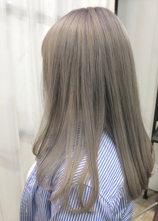 ミルクティーグレージュのヘアカラー