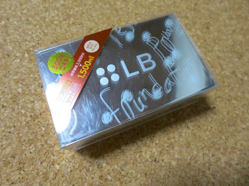 LB シームレスパウダーファンデーションのクチコミ「LBのマスカラを気に入ってから、アイライナー等と一緒にこちらを購入。

使い勝手が悩ましく.....」（2枚目）