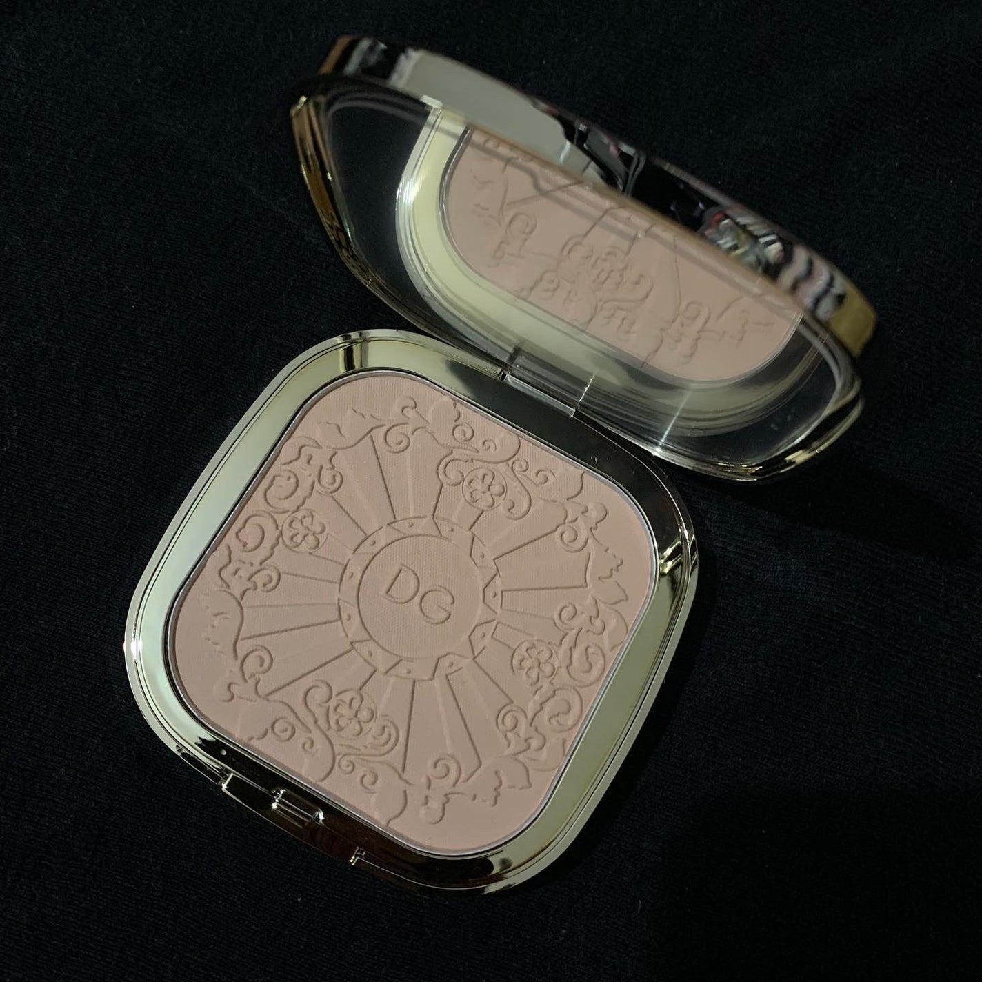 ソーラーグロウ ウルトラライト ブロンジングパウダー/DOLCE&GABBANA BEAUTY/ブロンザーを使ったクチコミ(1枚目)