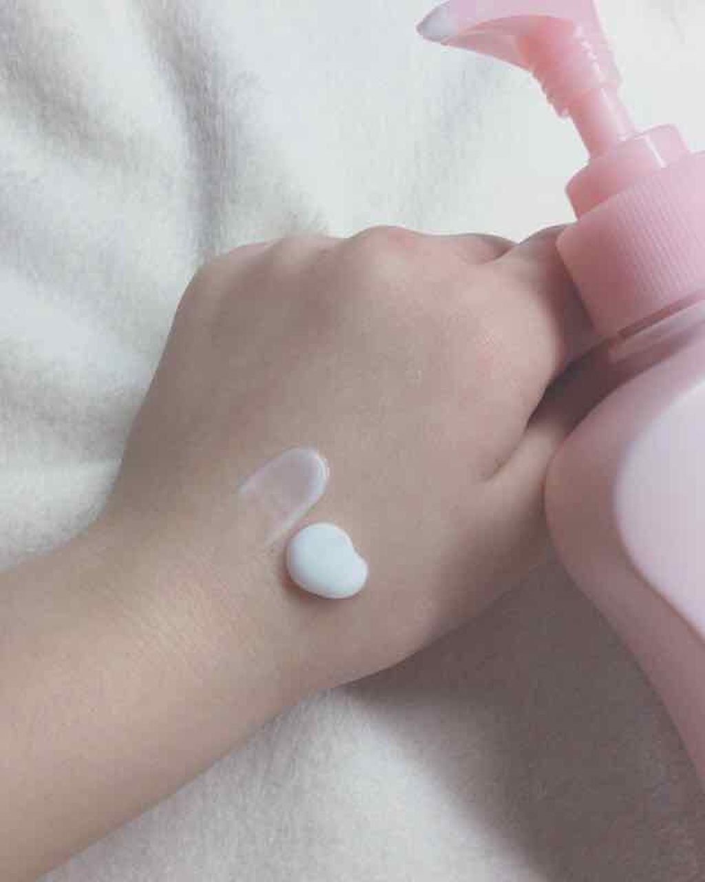 ラスティング モイスチャー スキンケア ローション(旧)/ジョンソンボディケア/ボディローションを使ったクチコミ(2枚目)