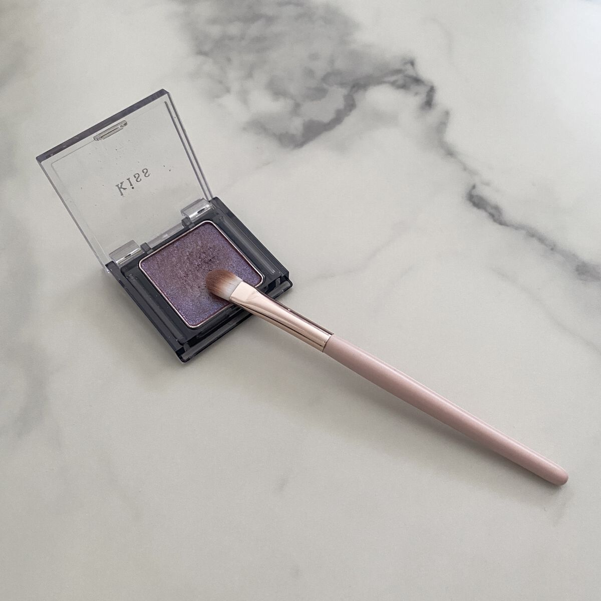  シアー グリッターアイズ/KiSS/単色アイシャドウを使ったクチコミ（1枚目）