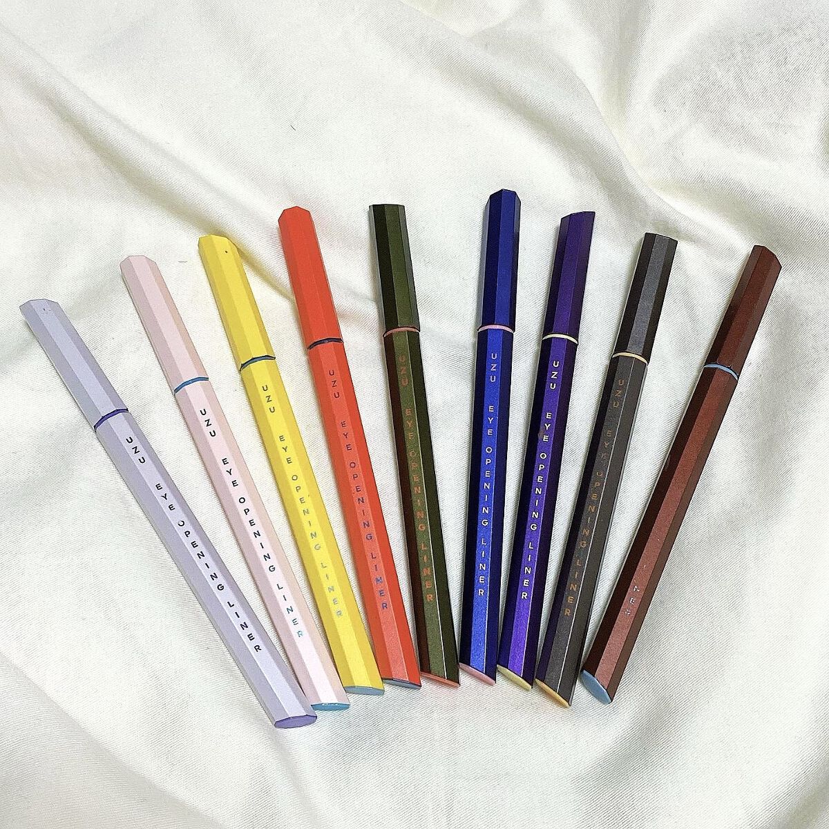 EYE OPENING LINER/UZU BY FLOWFUSHI/リキッドアイライナーを使ったクチコミ（1枚目）