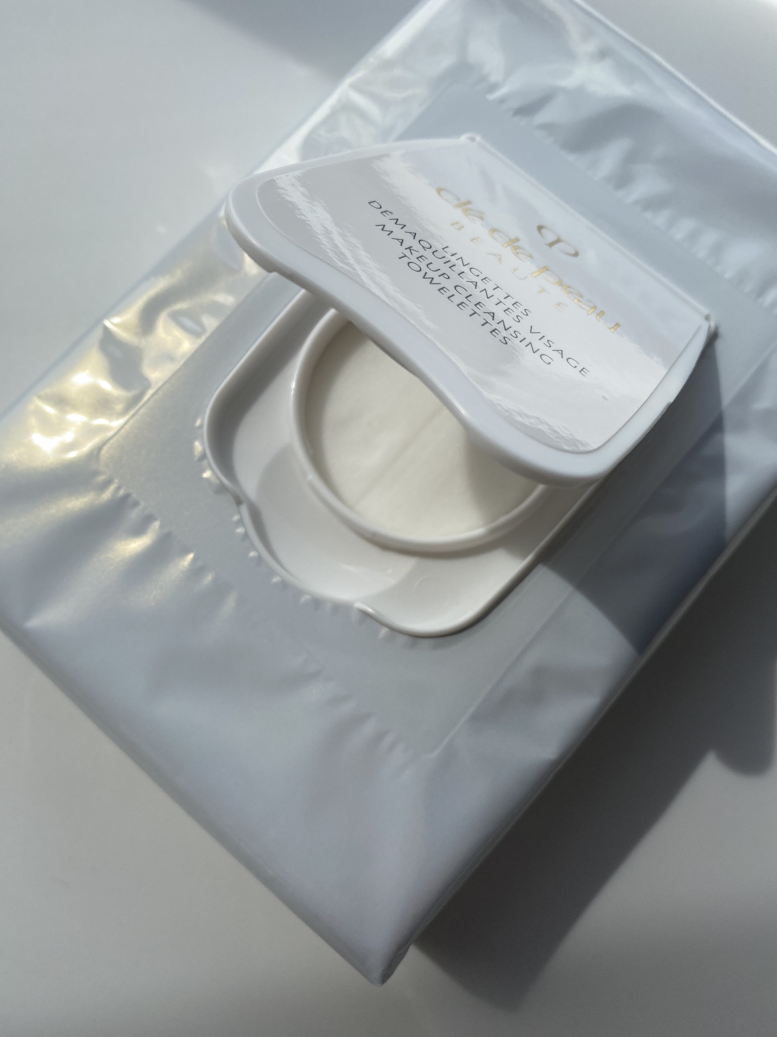 クレ・ド・ポー ボーテ ランジェット デマキアントヴィサージュ/クレ・ド・ポー ボーテ/クレンジングシートを使ったクチコミ（3枚目）