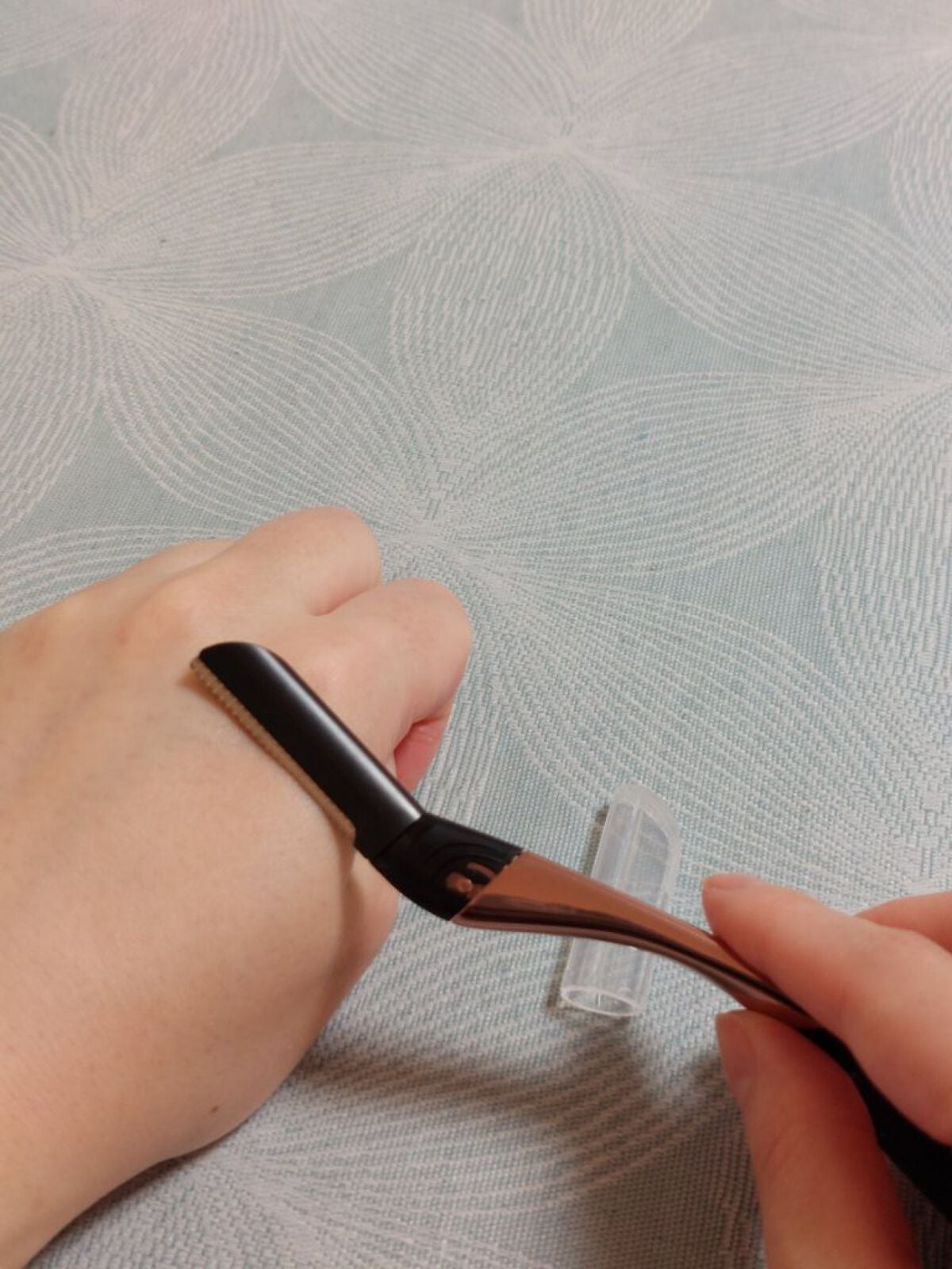 サロンプラス トーンアップ フェイススムーサー ホルダー(刃付き)/サロンプラス/シェーバーを使ったクチコミ(4枚目)