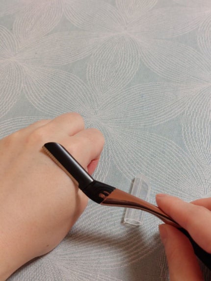 サロンプラス トーンアップ フェイススムーサー ホルダー(刃付き)/サロンプラス/シェーバーを使ったクチコミ(4枚目)